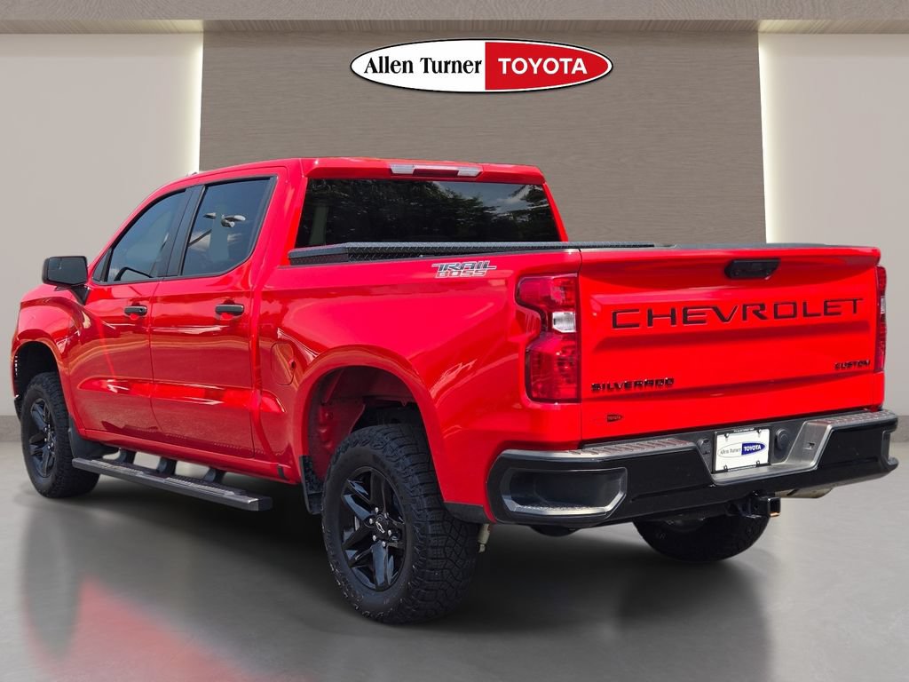 Used 2023 Chevrolet Silverado 1500 Custom Trail Boss w/ LPO, Dark Essentials Package AWD/4WD image 9