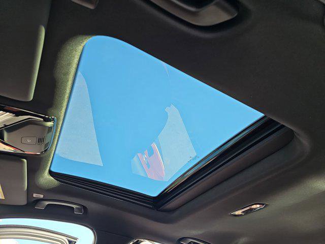 New 2026 BMW 330i Sedan w/ M Sport Package image 30