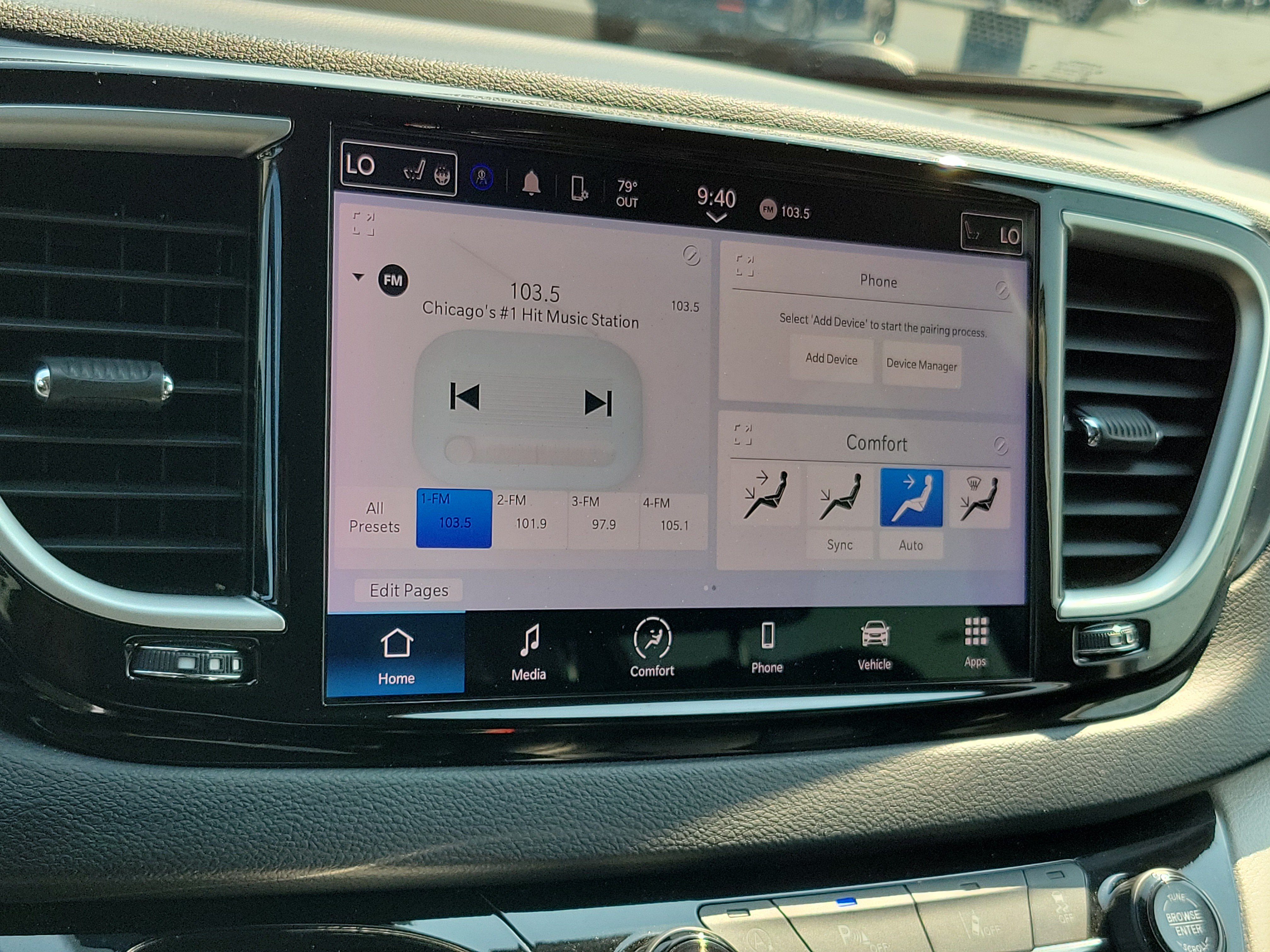 Used 2024 Chrysler Pacifica Touring-L FWD image 27
