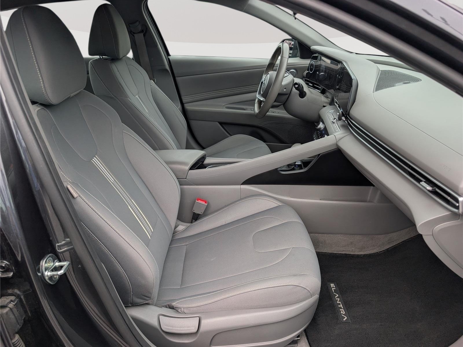 Used 2023 Hyundai Elantra SEL w/ Convenience Package FWD image 10