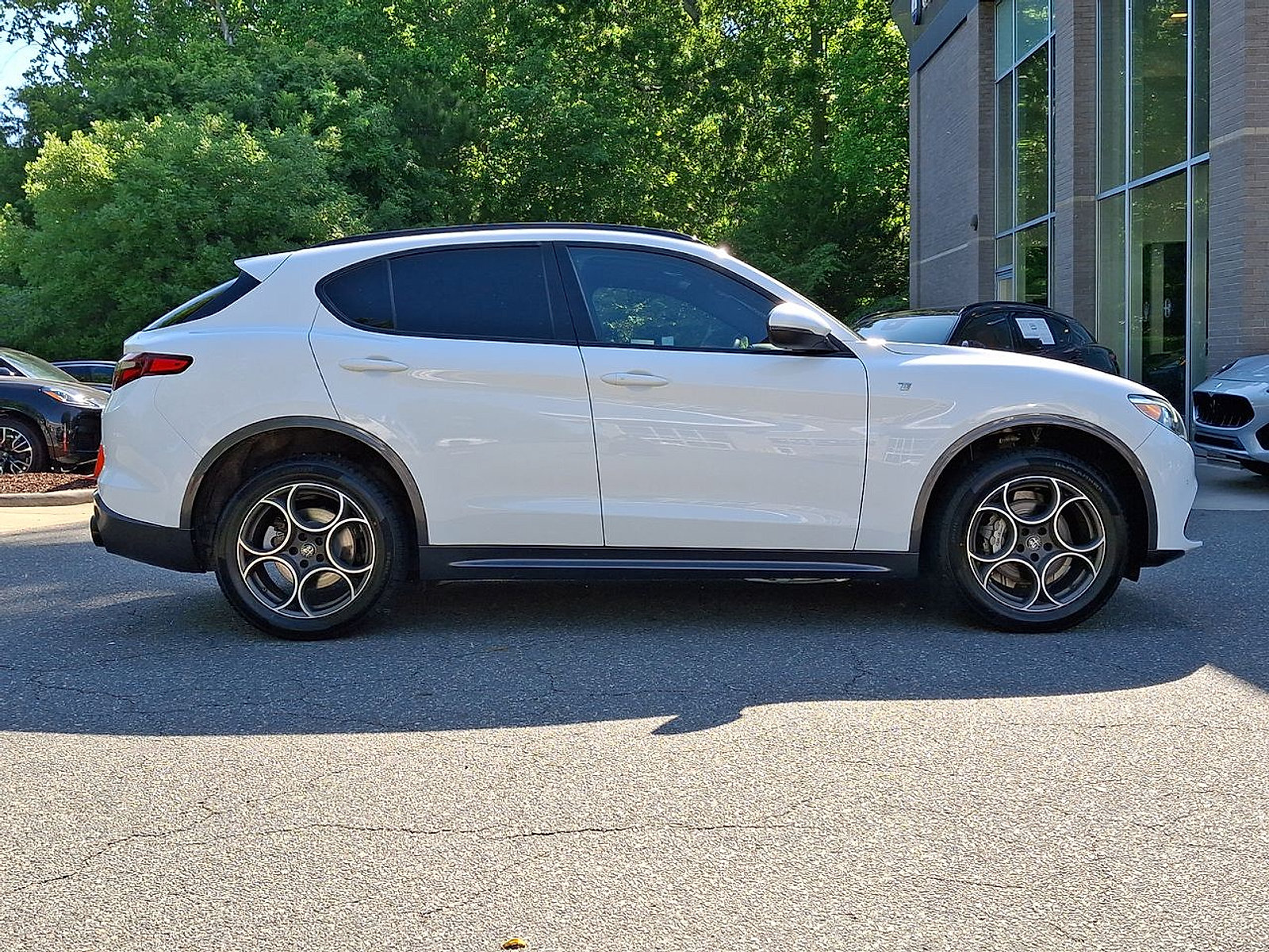 Used 2023 Alfa Romeo Stelvio Ti AWD/4WD image 26