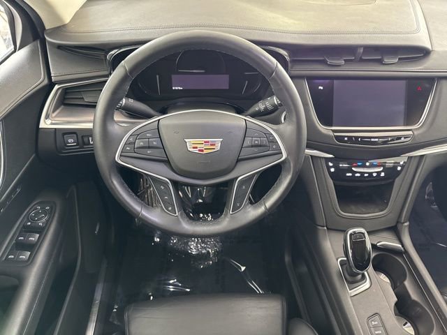 Used 2017 Cadillac XT5 Premium Luxury w/ LPO, Wheel Lock Package AWD/4WD image 24