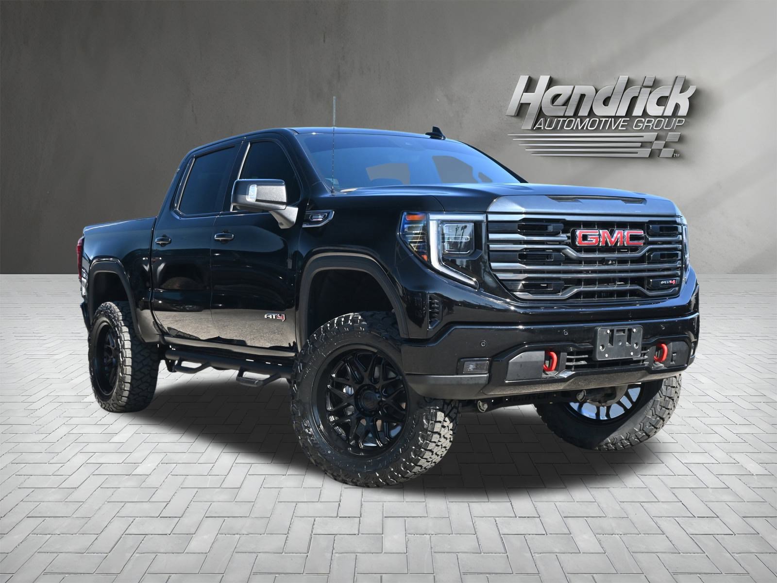 Used 2024 GMC Sierra 1500 AT4 w/ Technology Package image 2