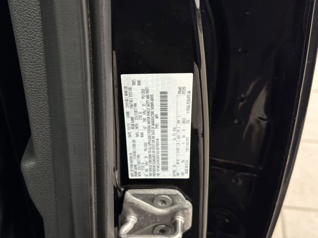 Used 2016 Ford Escape SE w/ Equipment Group 201A AWD/4WD image 14