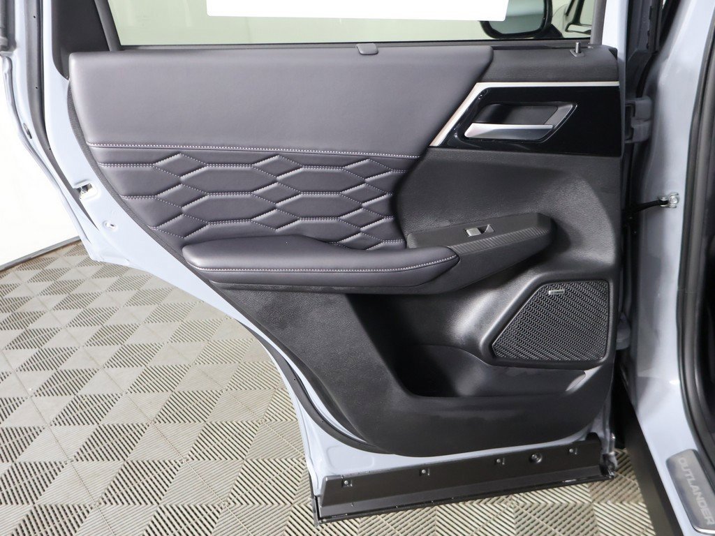 New 2026 Mitsubishi Outlander SEL image 31