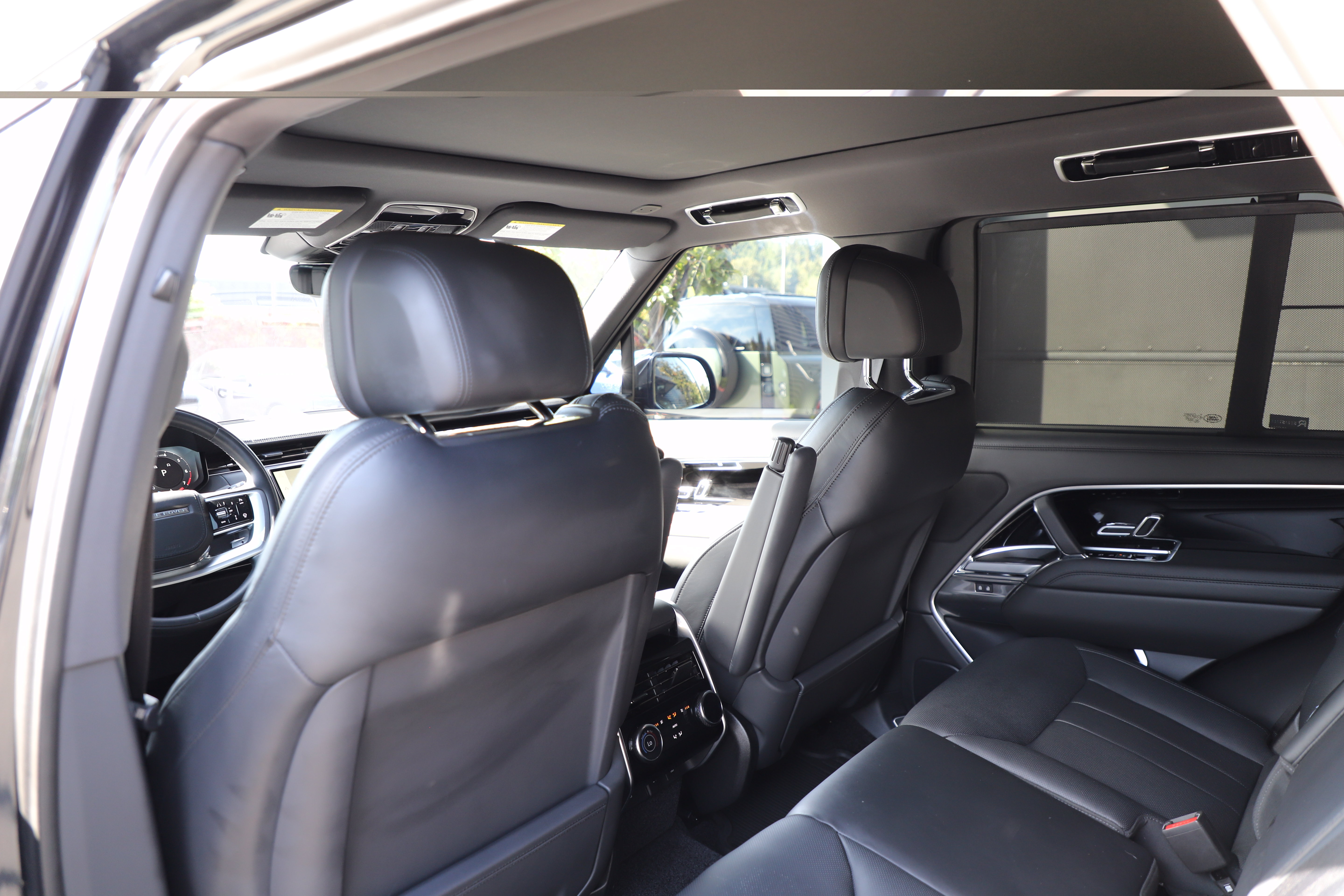 Certified 2023 Land Rover Range Rover SE AWD/4WD image 15