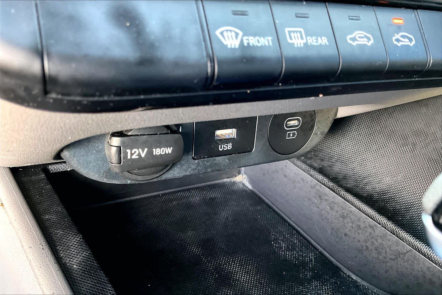 Used 2024 Hyundai Elantra SEL FWD image 34