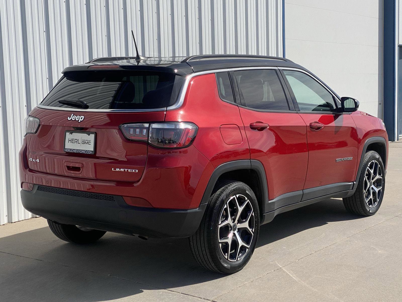 Used 2025 Jeep Compass Limited image 5