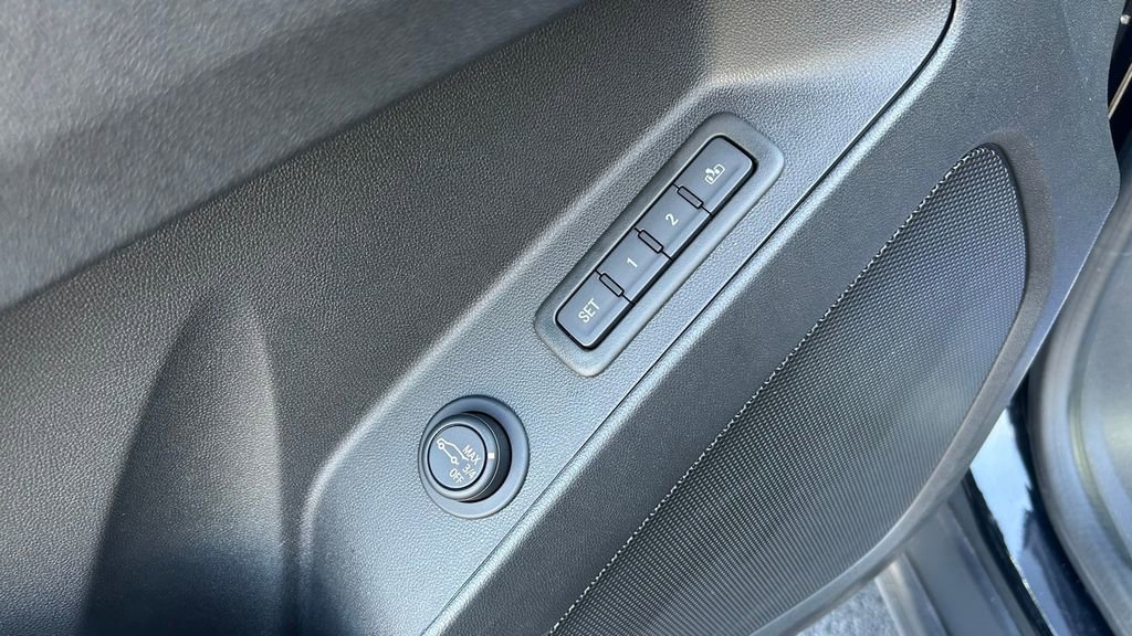 Used 2024 Chevrolet Equinox Premier w/ LPO, Floor Liner Package image 23