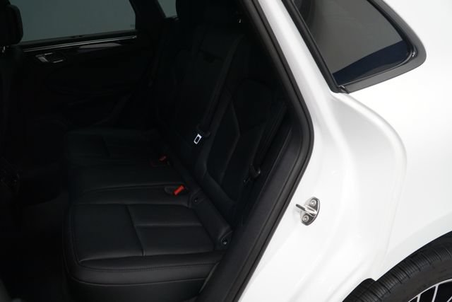 Certified 2026 Porsche Macan Turbo AWD/4WD image 25