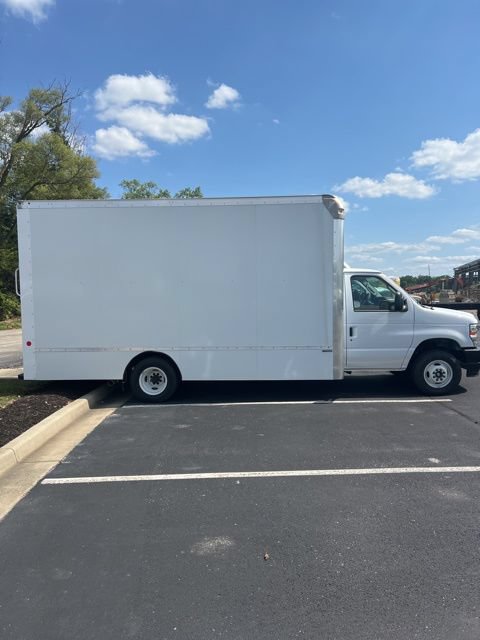 New 2025 Ford E-450 and Econoline 450 Super Duty w/ Driver's Safety Package RWD image 5