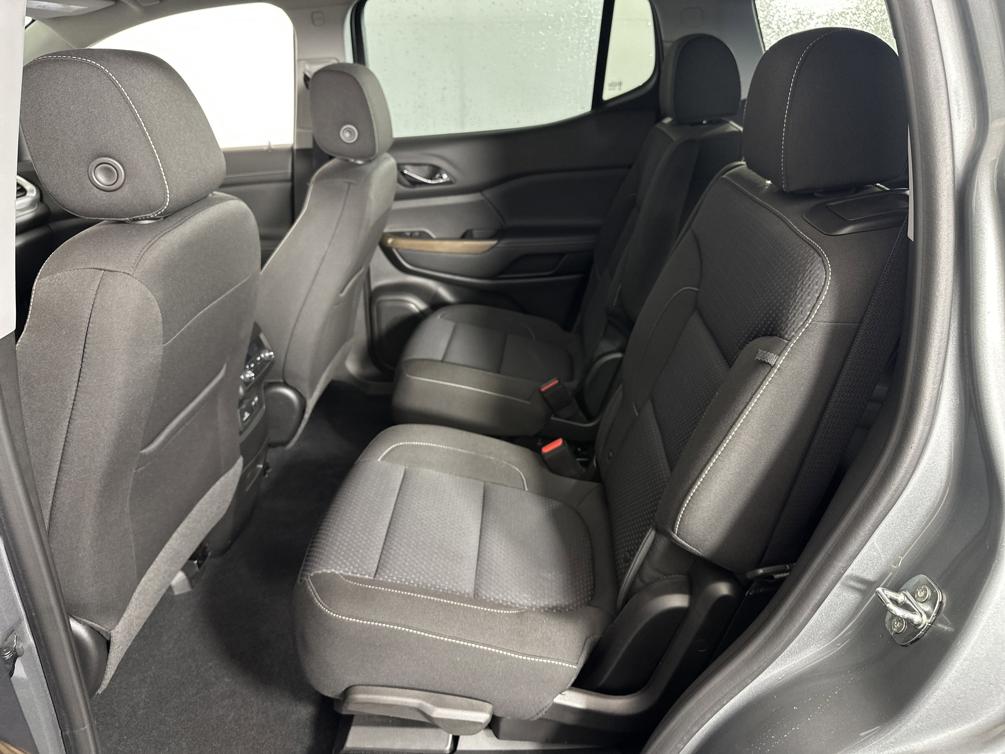 Certified 2023 GMC Acadia SLE w/ Driver Convenience Package image 7