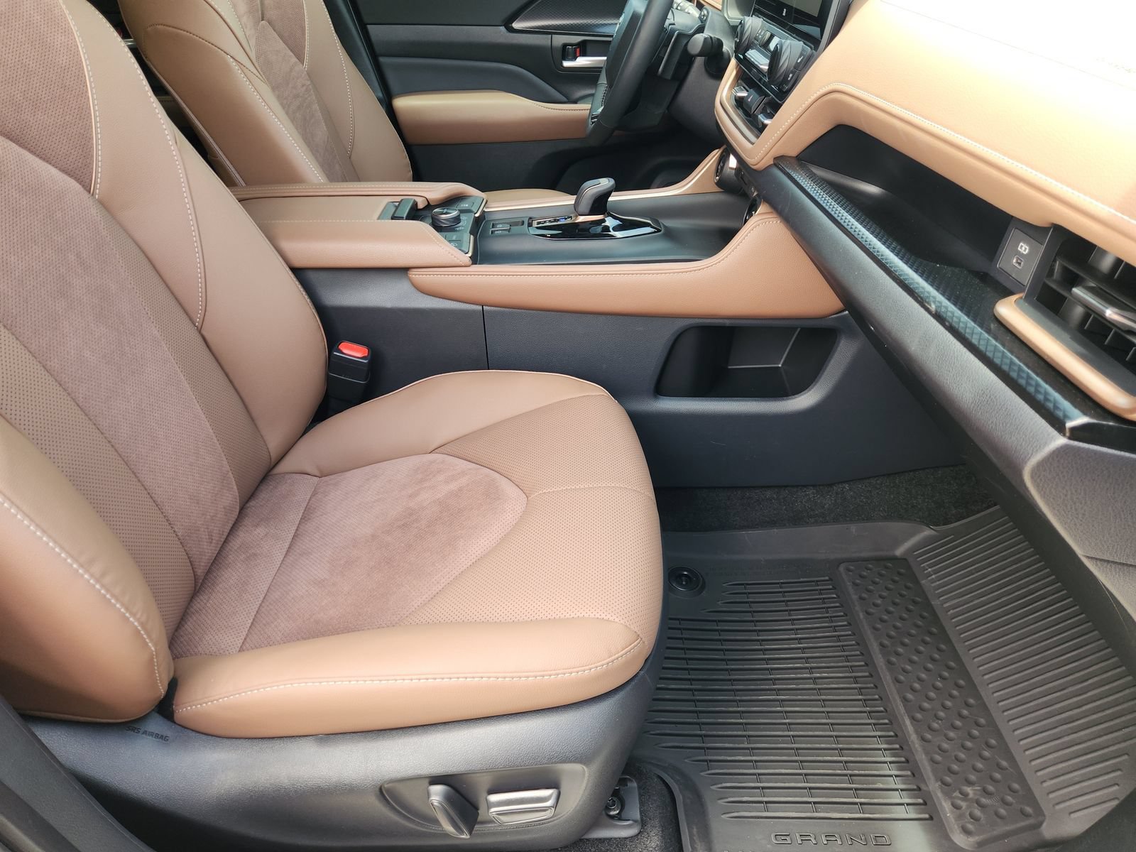 Used 2026 Toyota Grand Highlander AWD Hybrid image 17