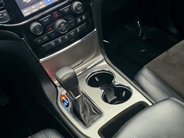 Used 2020 Jeep Grand Cherokee Altitude image 34