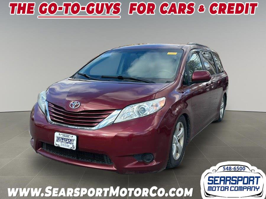 Used 2017 Toyota Sienna LE image 1