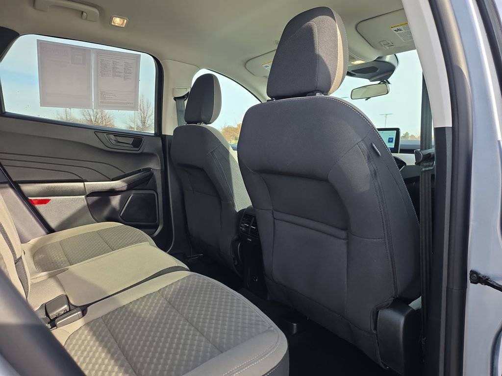 Used 2022 Ford Escape SE w/ Cold Weather Package image 33