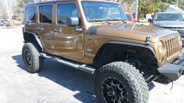 Used 2011 Jeep Wrangler Unlimited 70th Anniversary w/ Dual Top Group image 11