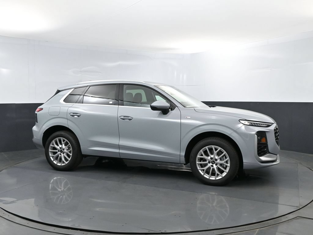 New 2026 Audi Q3 quattro 2.0T AWD/4WD image 4