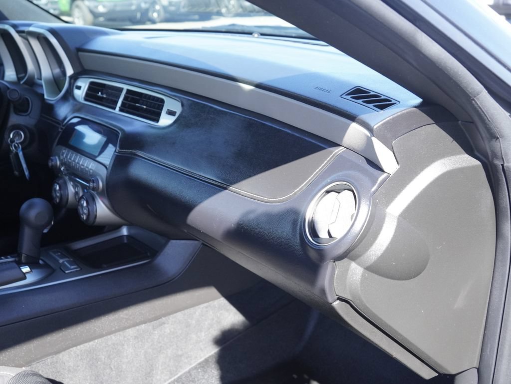 Used 2015 Chevrolet Camaro LS RWD image 27