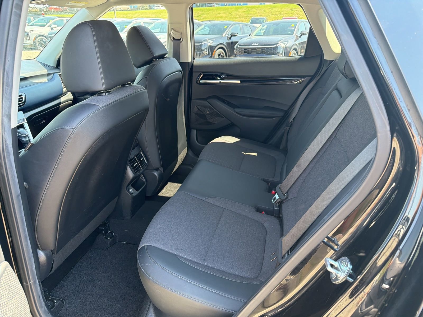 Used 2022 Kia Seltos S FWD image 16