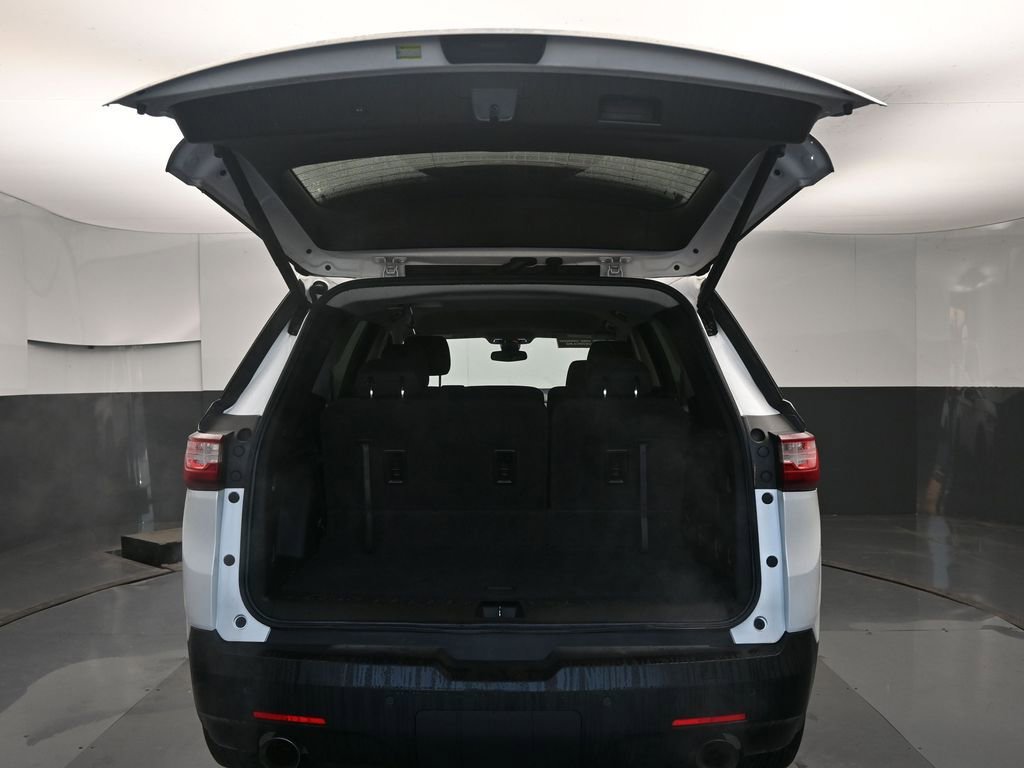 Used 2021 Chevrolet Traverse LT image 11