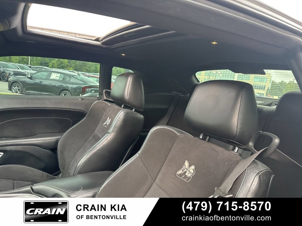 Used 2018 Dodge Challenger R/T Scat Pack w/ Leather Interior Group RWD image 17