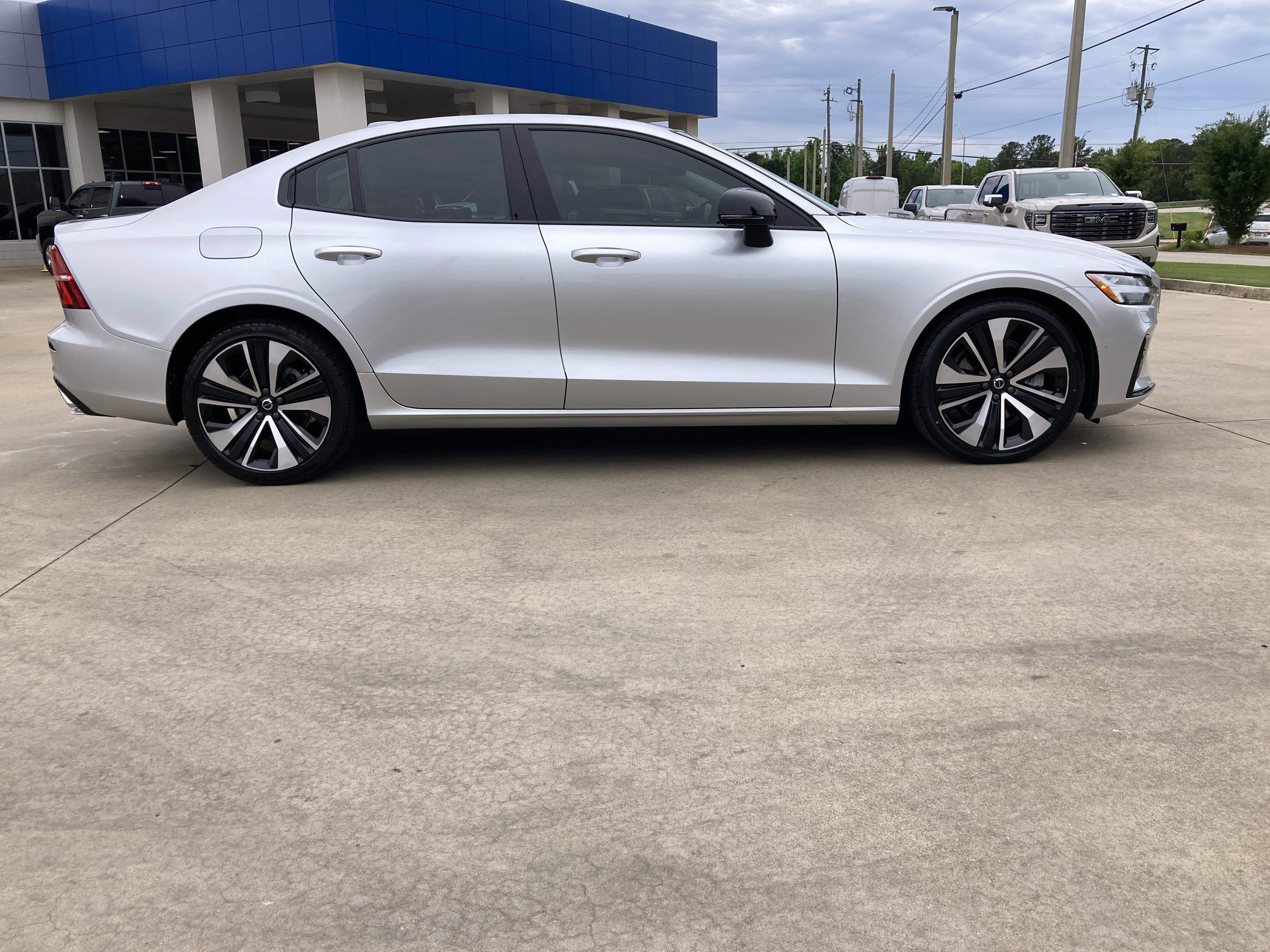 Used 2022 Volvo S60 B5 Inscription FWD image 9