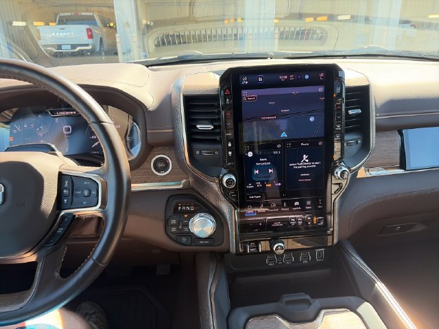 Used 2025 RAM 1500 Limited AWD/4WD image 17