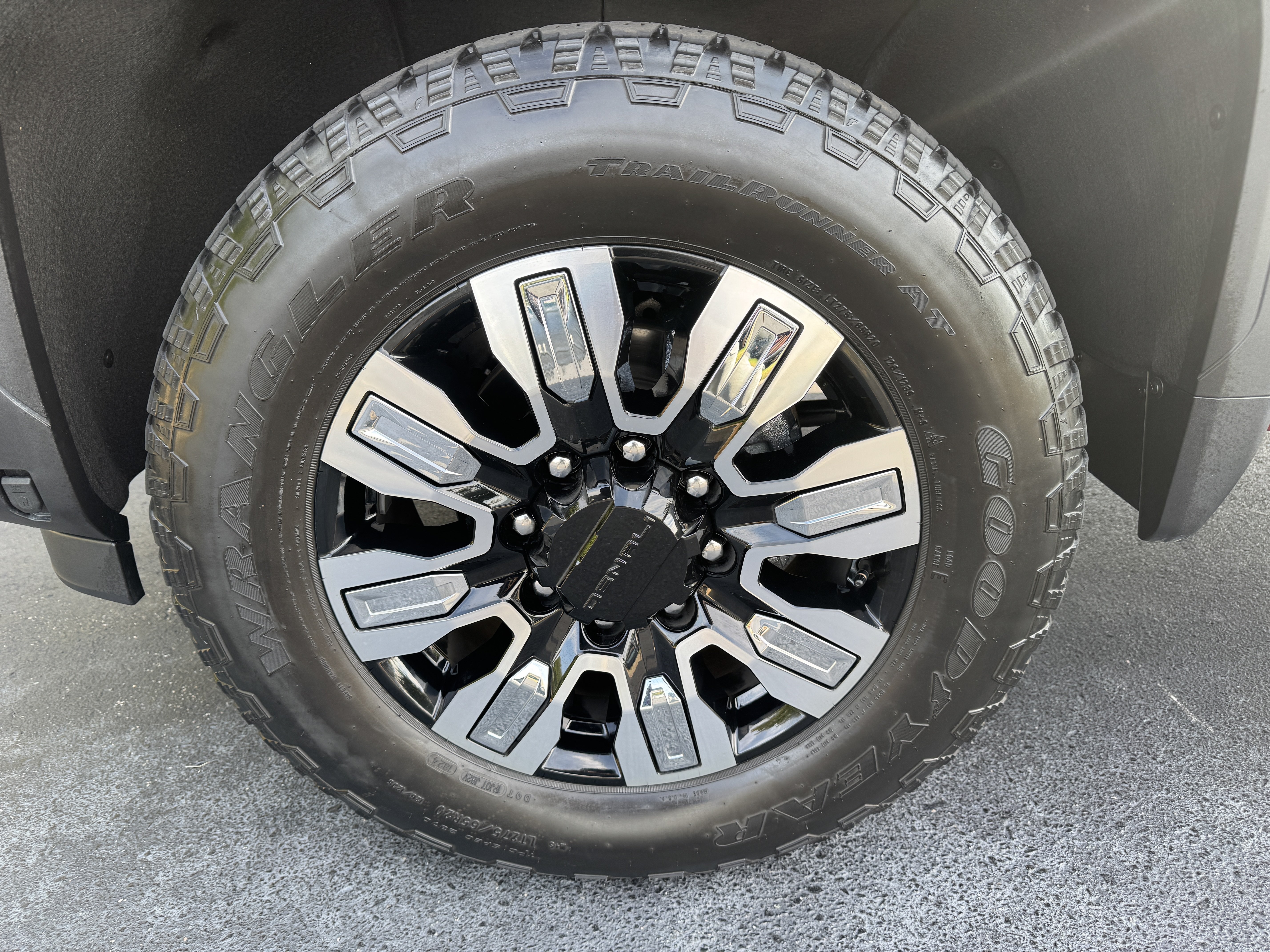 Used 2024 GMC Sierra 3500 Denali w/ Denali Reserve Package AWD/4WD image 31