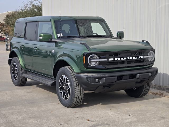 New 2025 Ford Bronco Outer Banks image 2