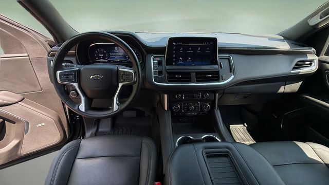Used 2023 Chevrolet Suburban Z71 w/ Luxury Package AWD/4WD image 18