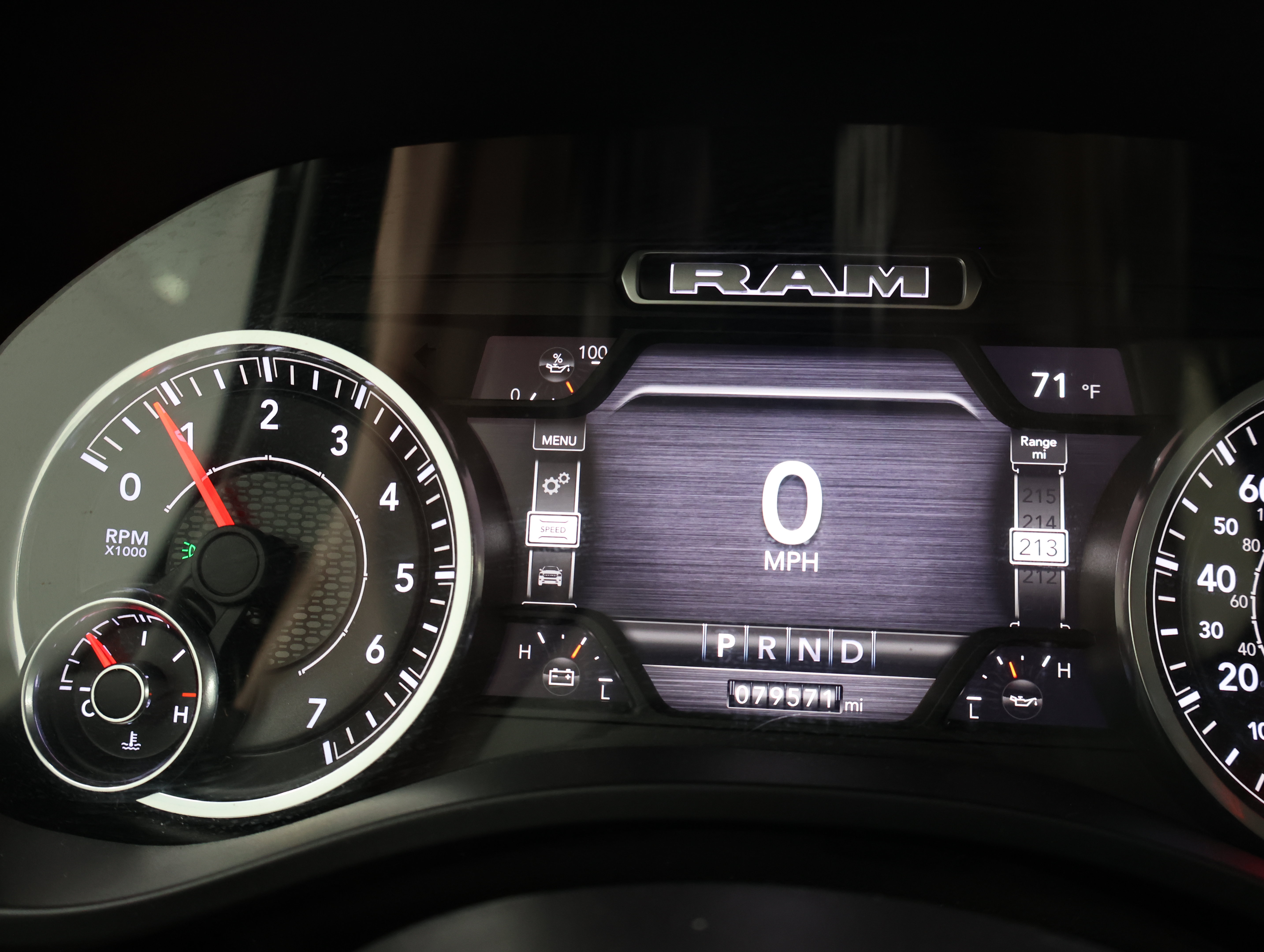 Used 2022 RAM 1500 Laramie AWD/4WD image 10