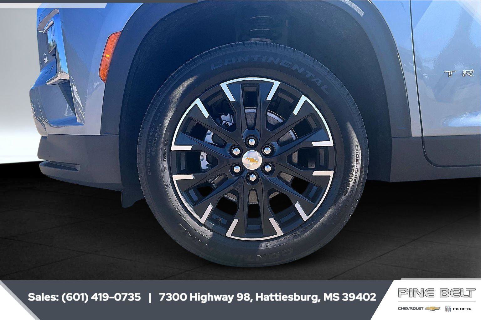 New 2026 Chevrolet Traverse LT w/ Sun and Wheel Package FWD image 7