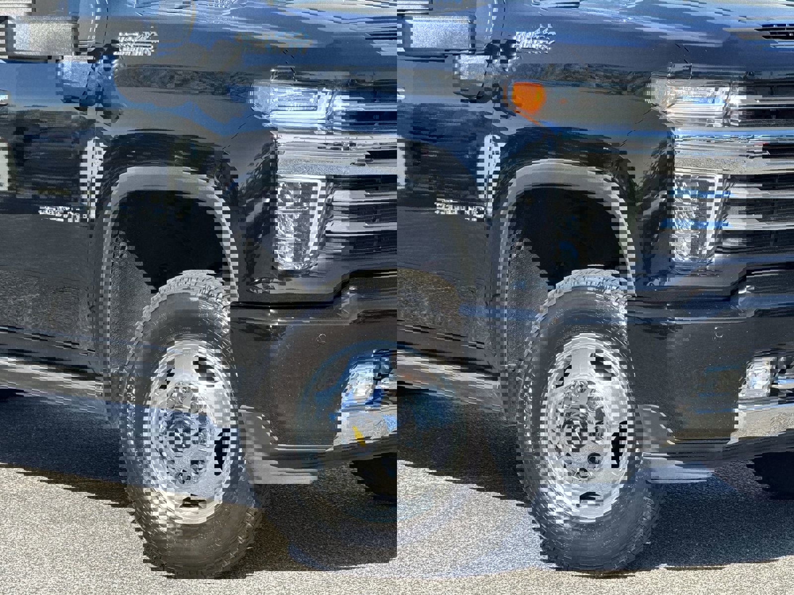 Used 2021 Chevrolet Silverado 3500 High Country image 13