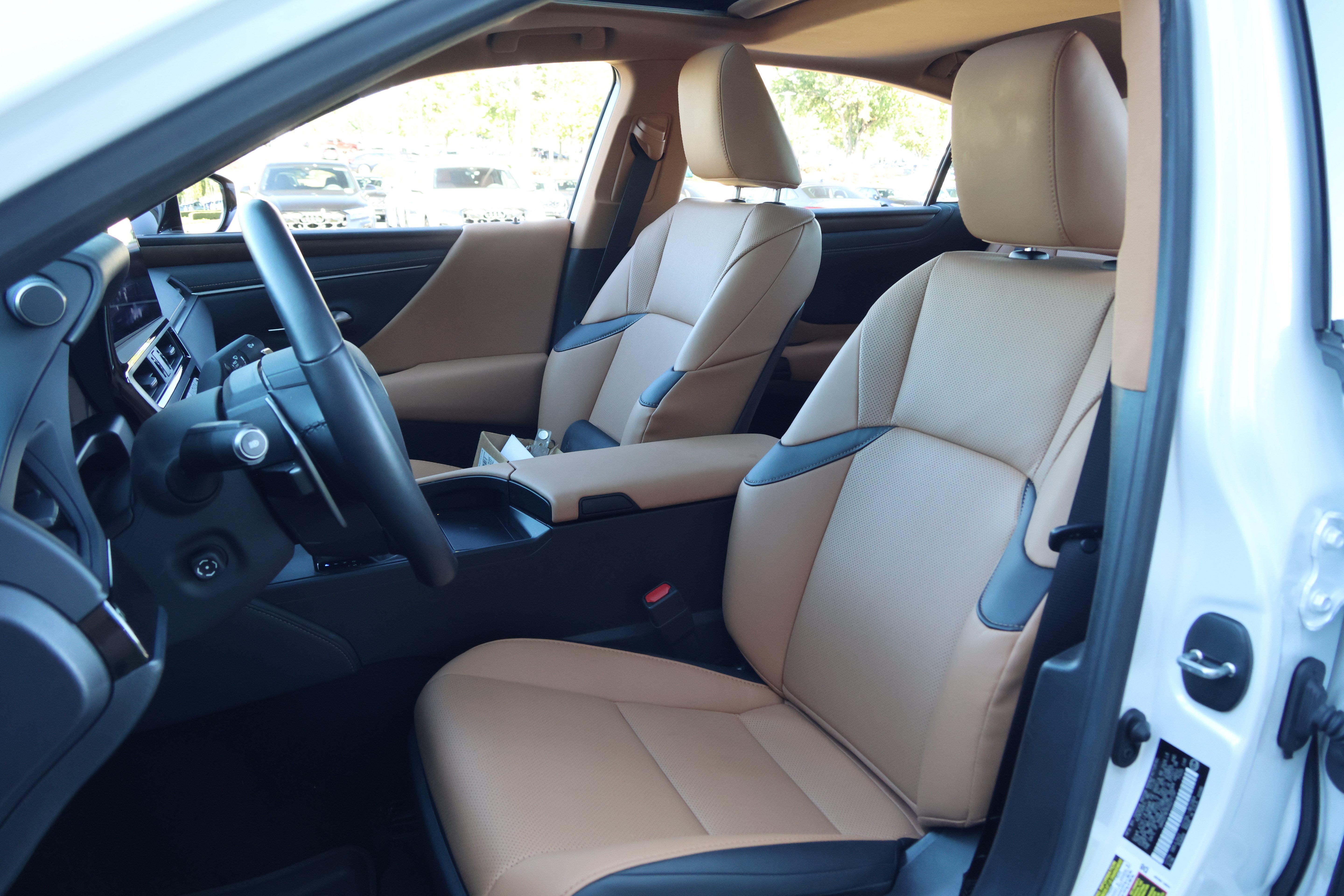 Used 2025 Lexus ES 350 w/ Premium Package FWD image 32