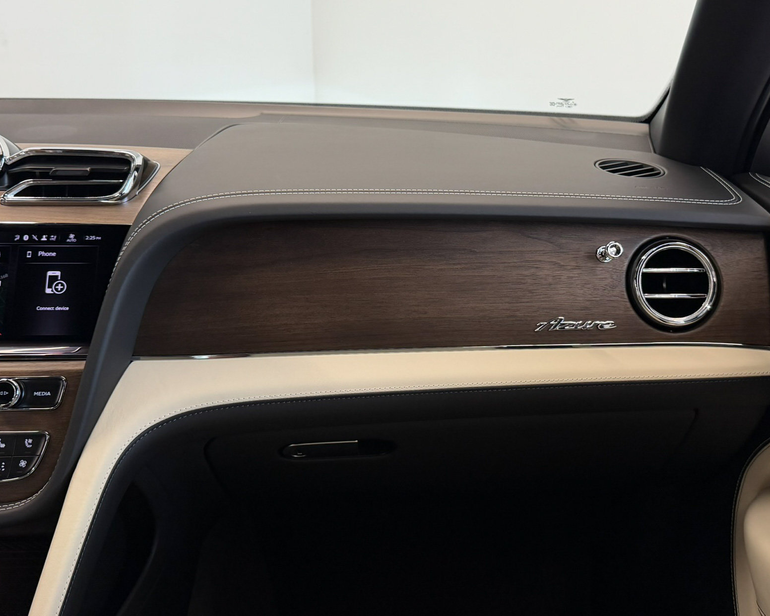 New 2026 Bentley Bentayga Extended Wheelbase AWD/4WD image 32