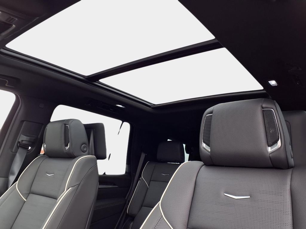 New 2026 Cadillac Escalade Luxury w/ Touring Package AWD/4WD image 17
