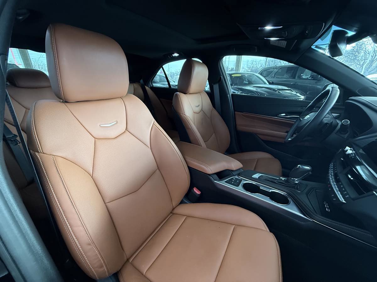 Used 2025 Cadillac CT4 Premium Luxury image 34