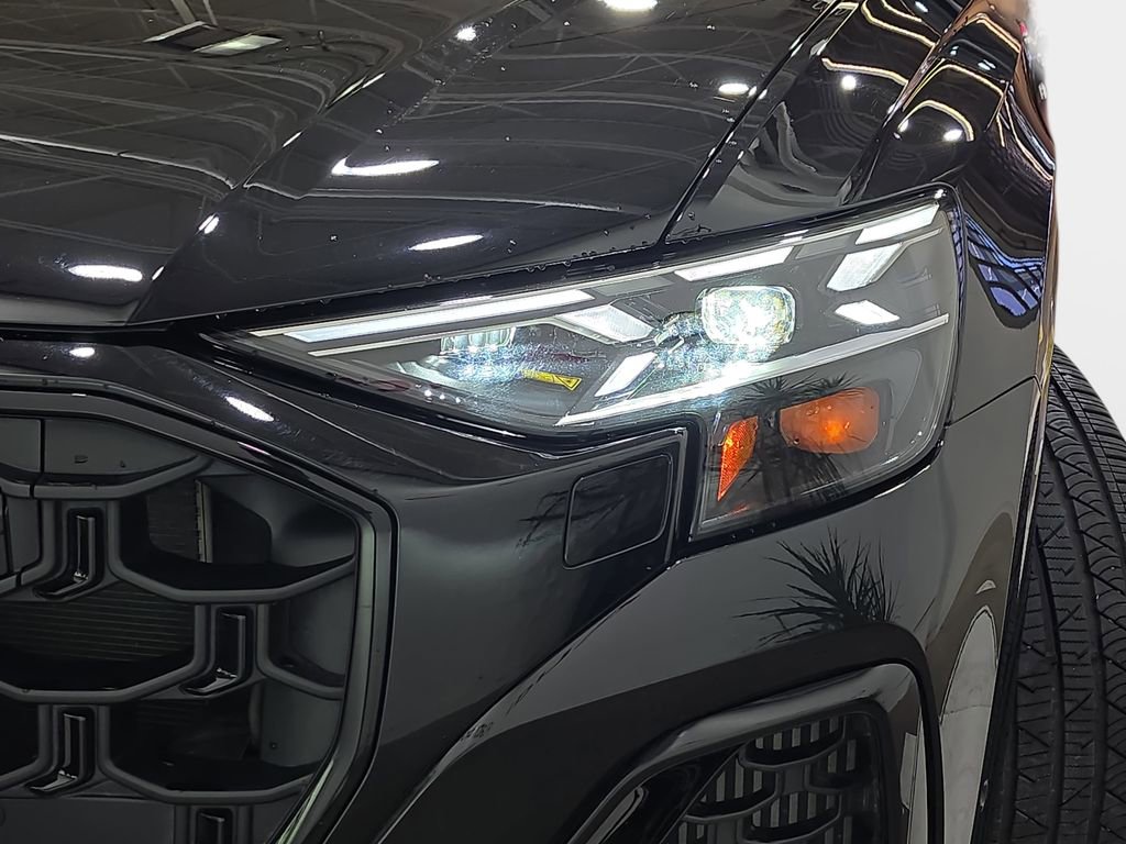 Used 2025 Audi Q8 Prestige w/ Prestige Package image 31