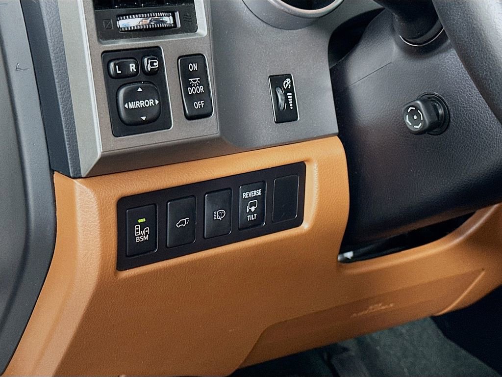 Used 2016 Toyota Sequoia Platinum image 10