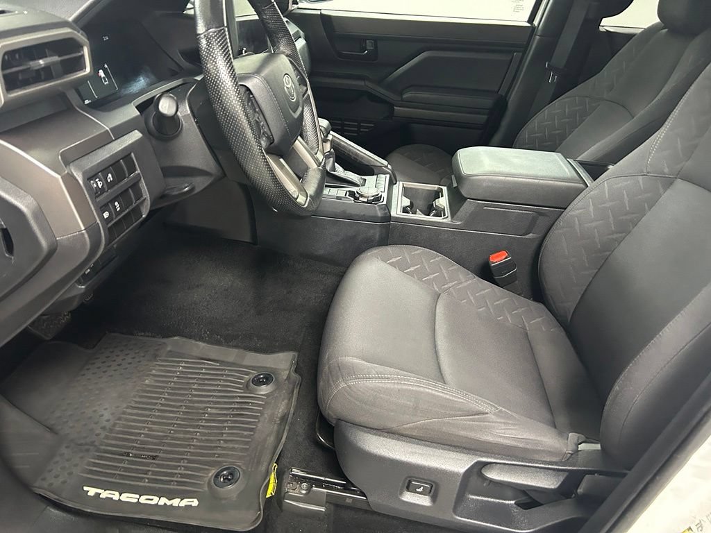 Used 2024 Toyota Tacoma SR5 AWD/4WD image 11