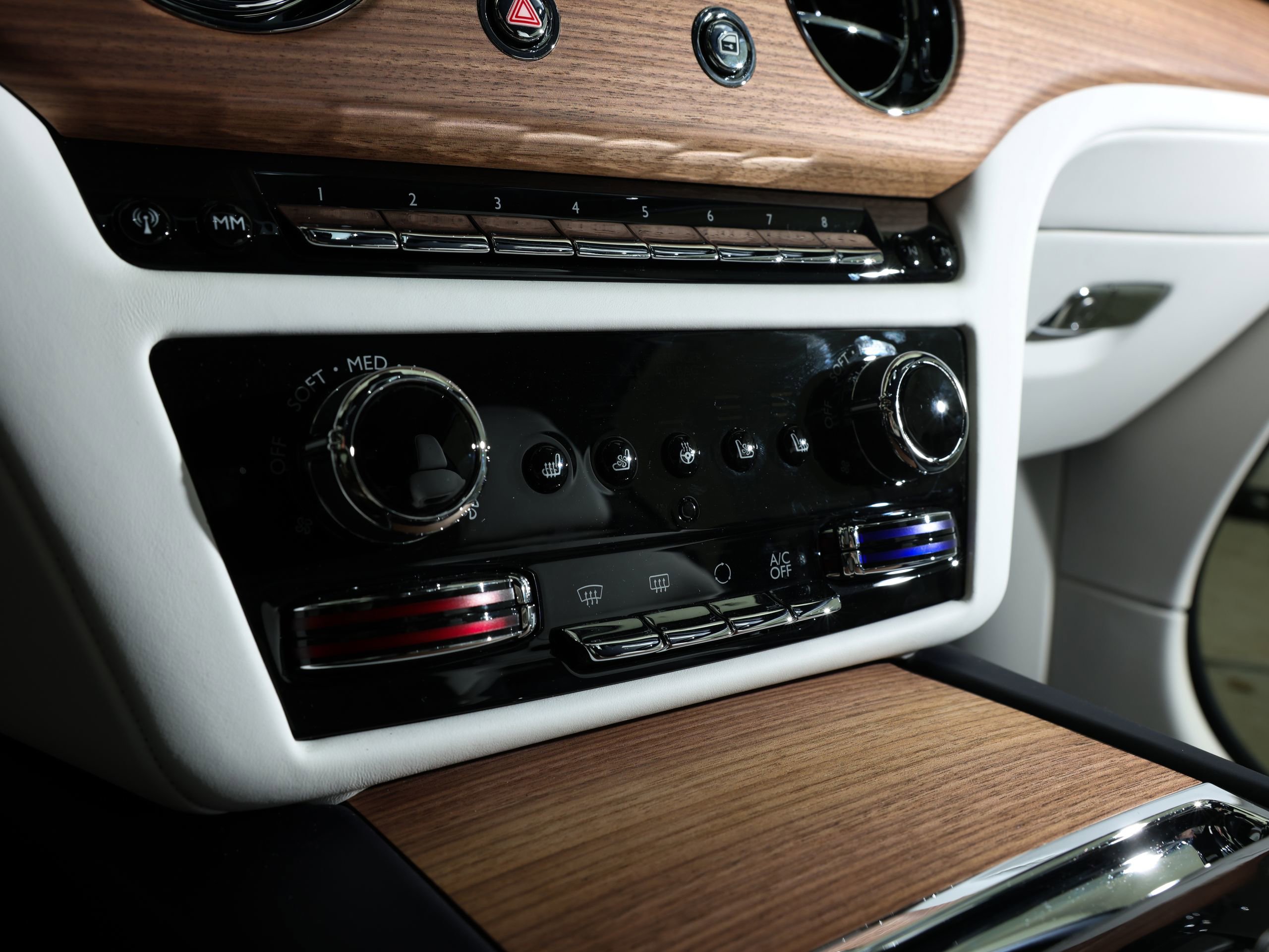 New 2026 Rolls-Royce Spectre Base image 26