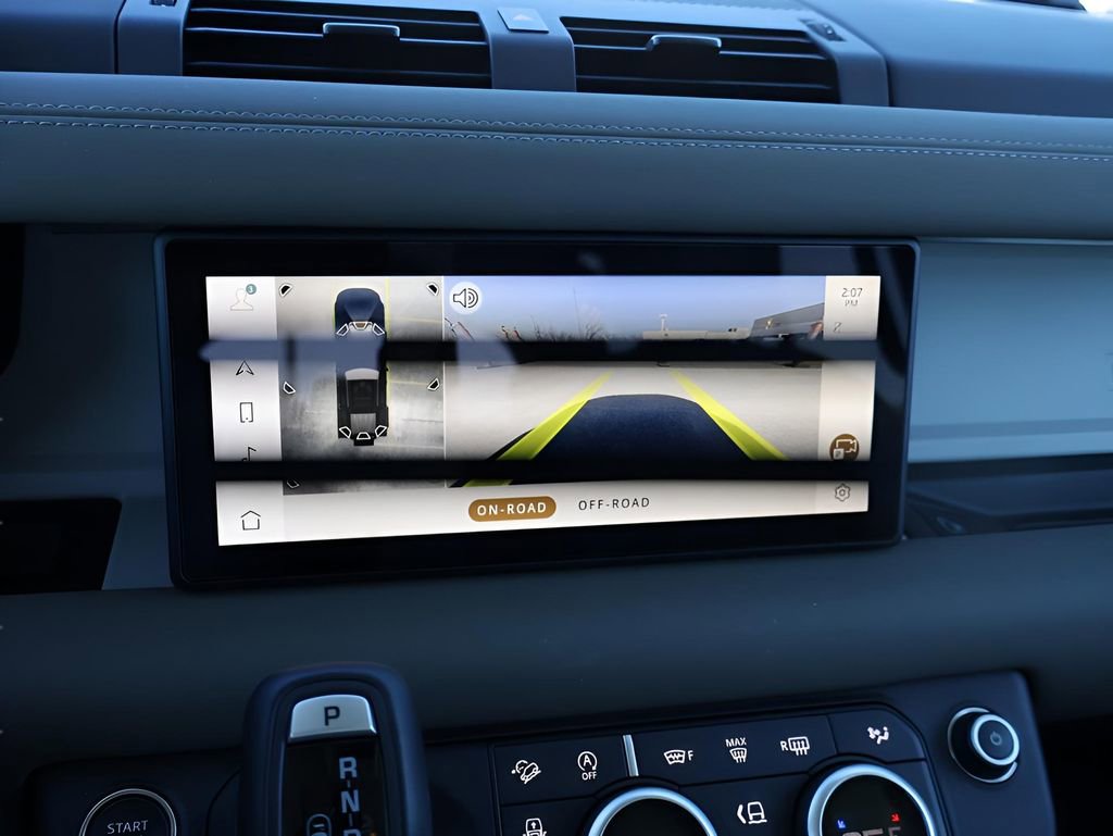 Used 2024 Land Rover Defender 110 SE image 24