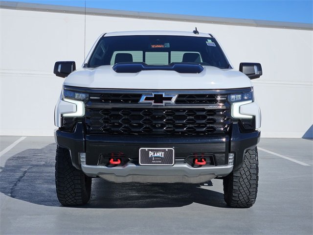 Used 2024 Chevrolet Silverado 1500 ZR2 image 2