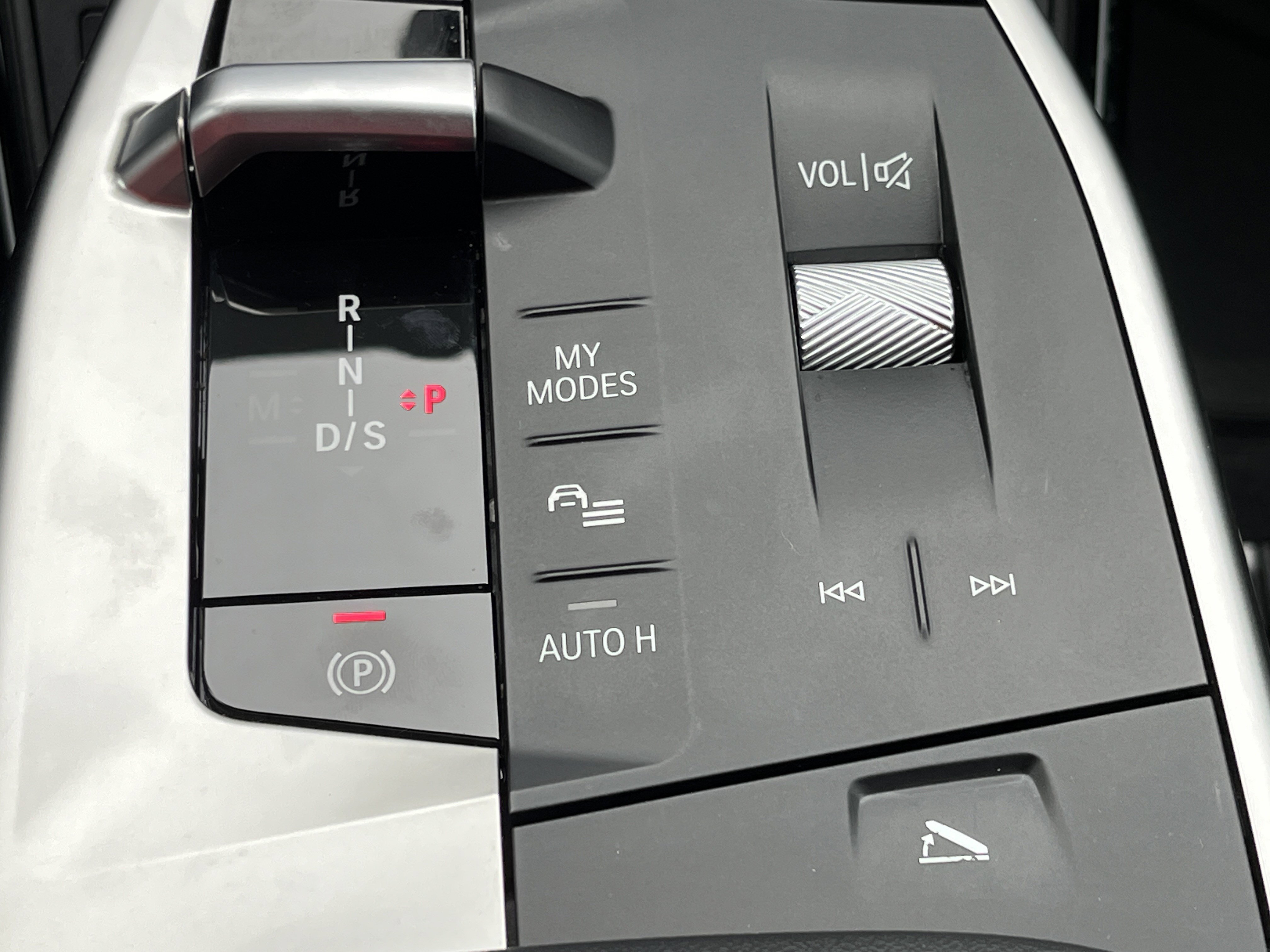 Used 2025 BMW X1 xDrive28i w/ M Sport Package image 9