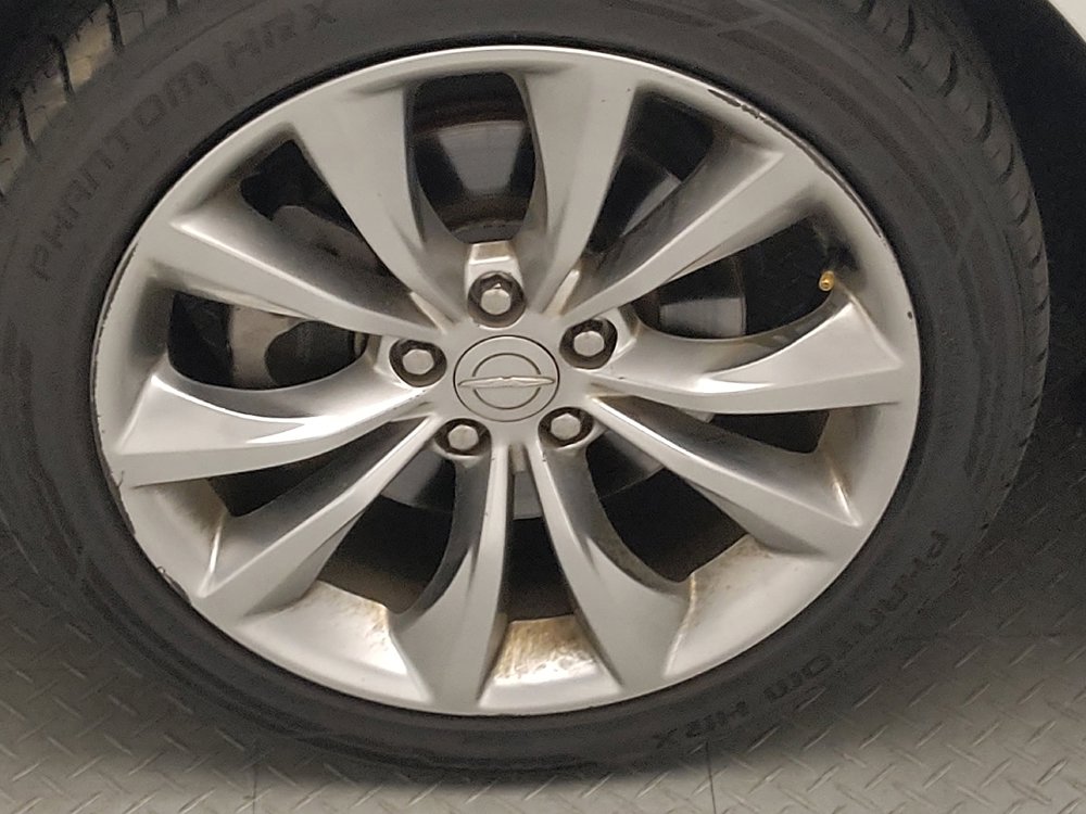 Used 2015 Chrysler 200 S w/ Comfort Group FWD image 31