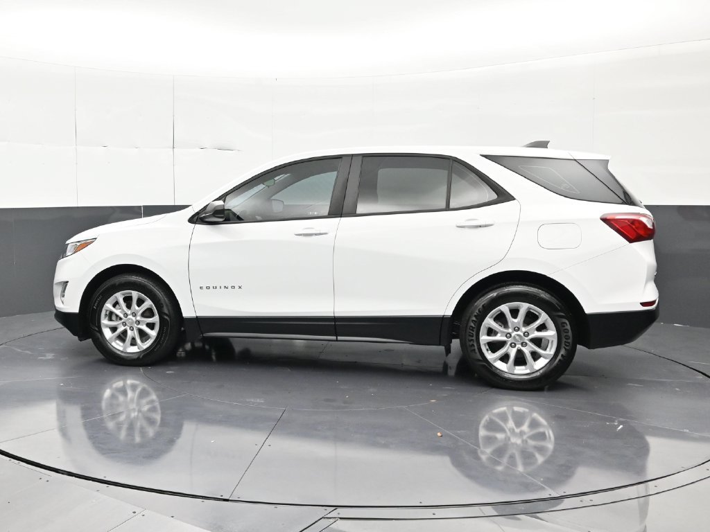 Used 2020 Chevrolet Equinox LS FWD image 2
