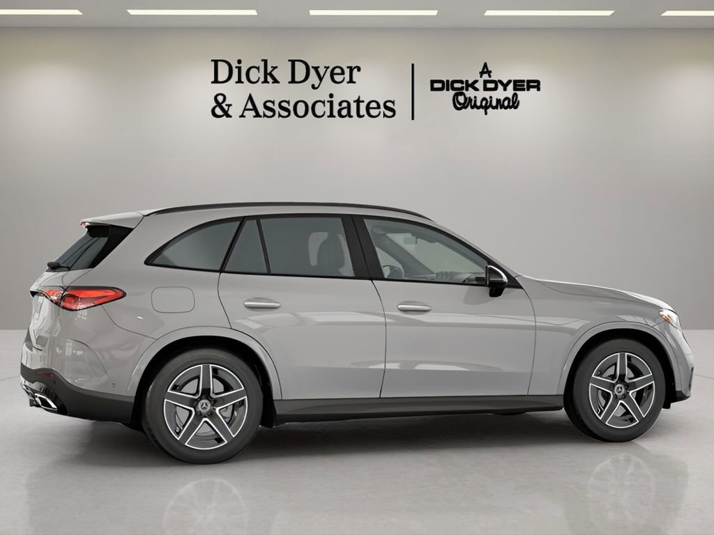 Used 2025 Mercedes-Benz GLC 300 image 7