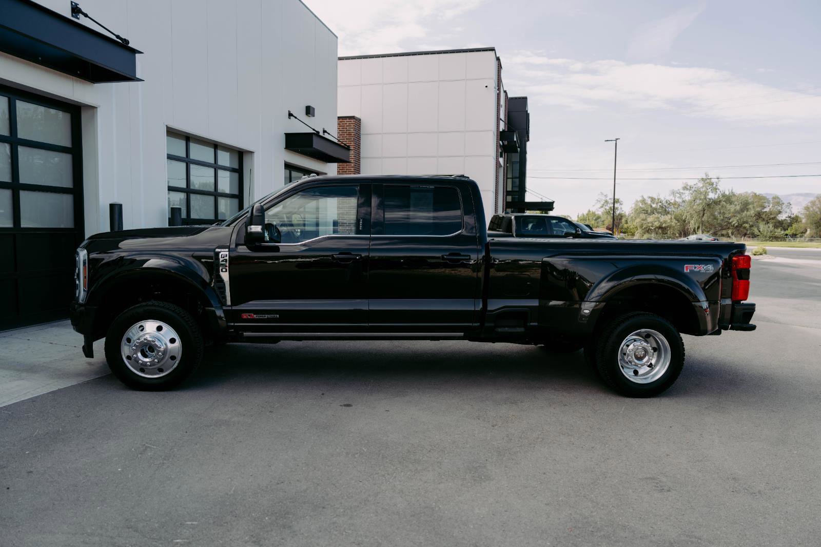 Used 2024 Ford F450 King Ranch w/ FX4 Off-Road Package image 4