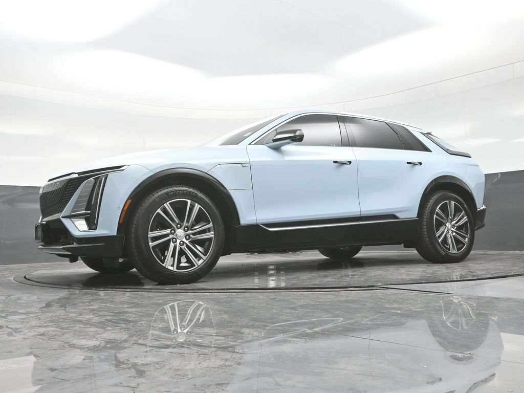 Certified 2024 Cadillac Lyriq Luxury AWD/4WD image 26